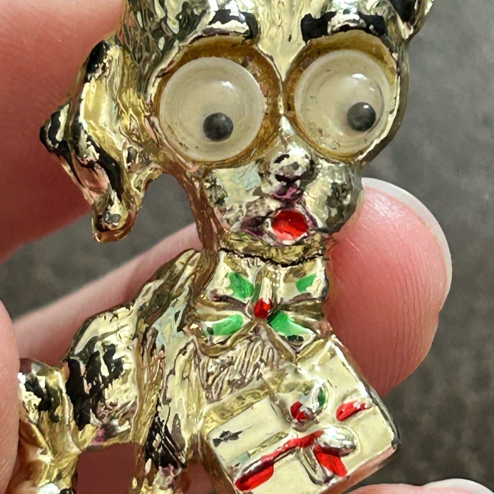 4/$100 vintage Google eye poodle dog Christmas brooch 🐶